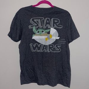 Star Wars Baby Yoda graphic tee - size medium